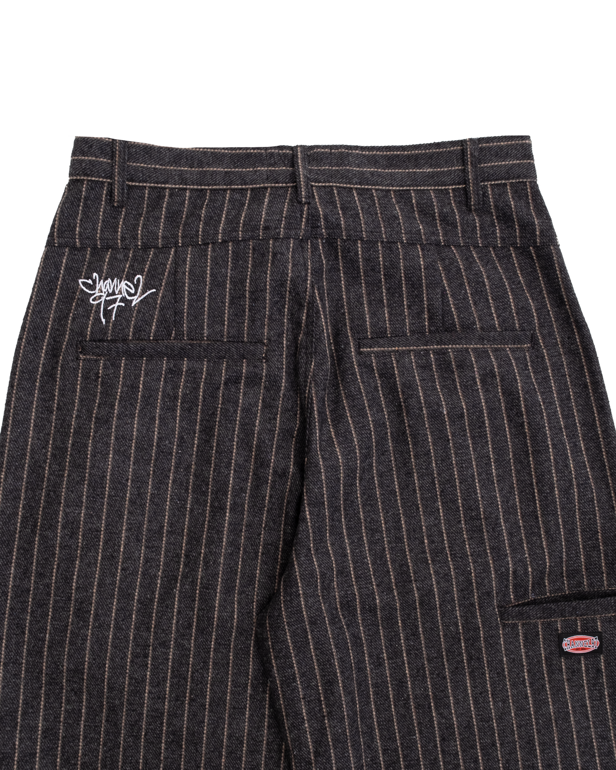 PLEATED TROUSER (PINSTRIPE)